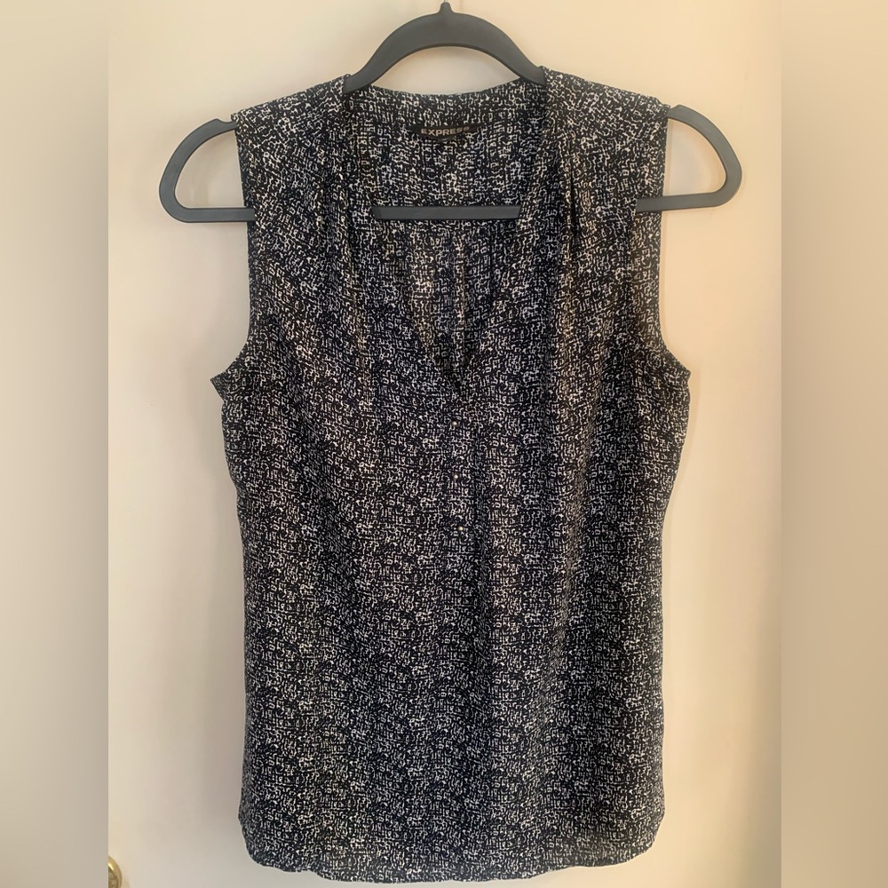 Express Black And White Patterned Sleeveless Blou… - image 1